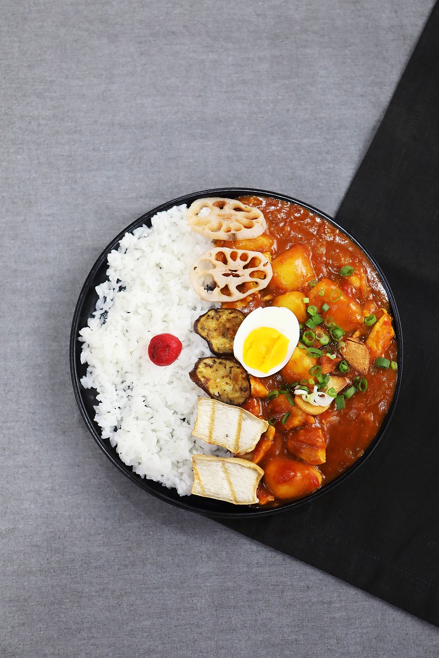 最新方便面烹饪技巧，从简单泡煮到创新美食的转化之道